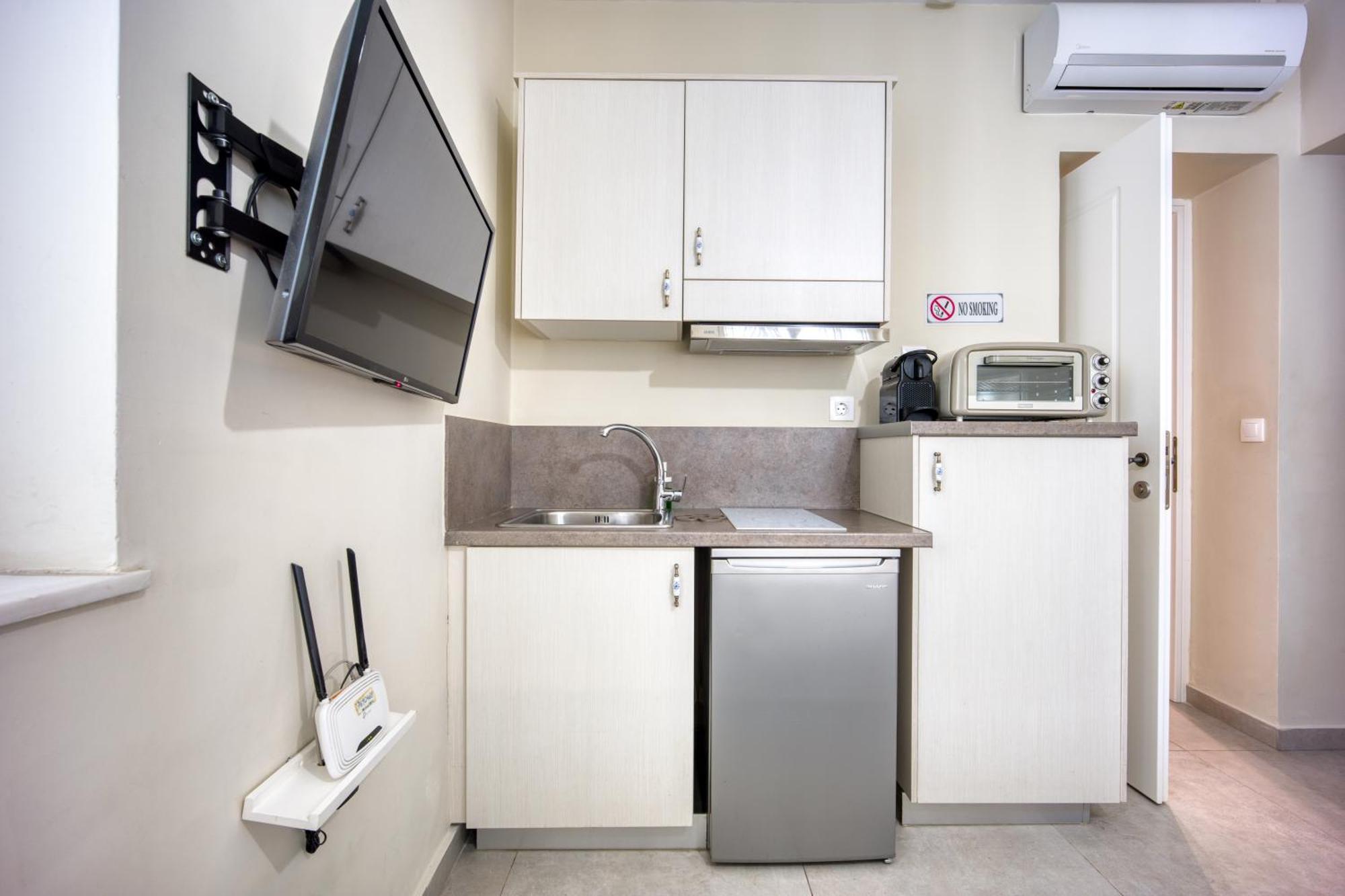 Bentzi...Boutique Apartment 1, Classic Double With Kitchenette, 2 Guests Афіни Екстер'єр фото